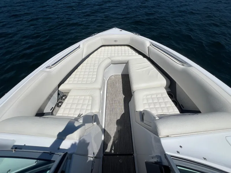 Slide: The Image of Cobalt R7 Surf 2019 - 20