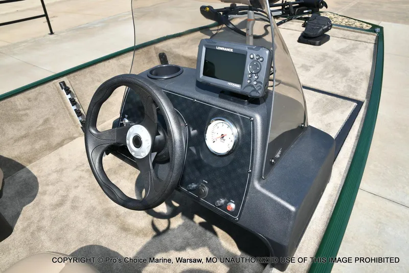 Slide: The Image of Tracker Bass Tracker Classic Limited 2026 - 36