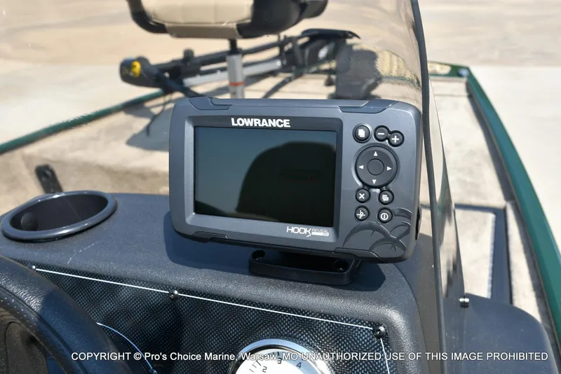 Slide: The Image of Tracker Bass Tracker Classic Limited 2026 - 37