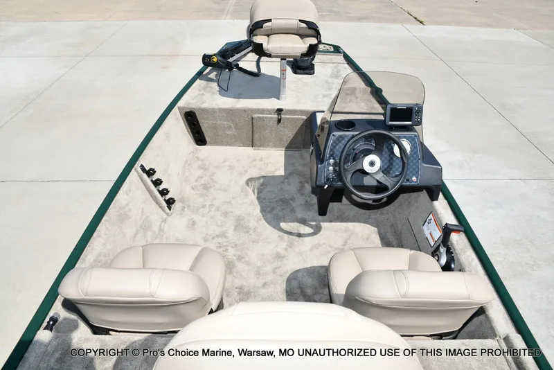 Slide: The Image of Tracker Bass Tracker Classic Limited 2026 - 38