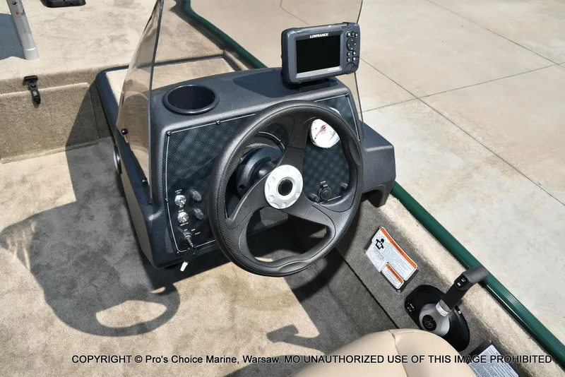 Slide: The Image of Tracker Bass Tracker Classic Limited 2026 - 40