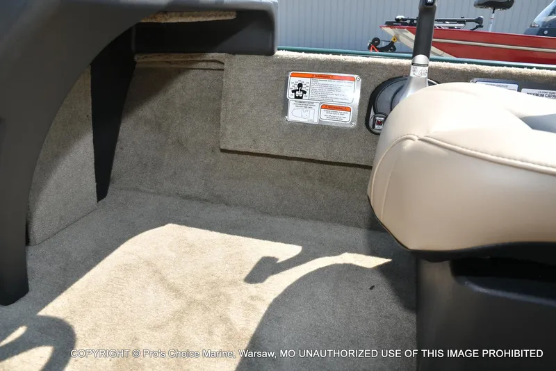 Slide: The Image of Tracker Bass Tracker Classic Limited 2026 - 42