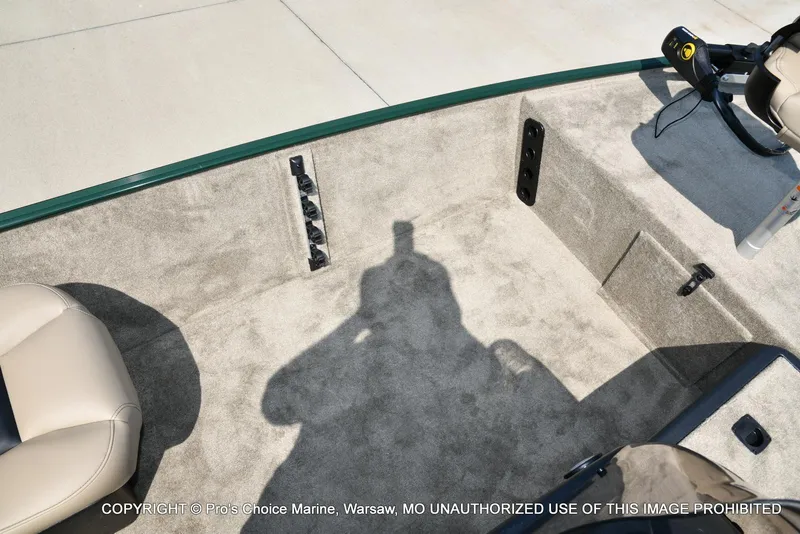 Slide: The Image of Tracker Bass Tracker Classic Limited 2026 - 44