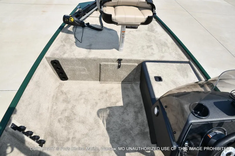 Slide: The Image of Tracker Bass Tracker Classic Limited 2026 - 45