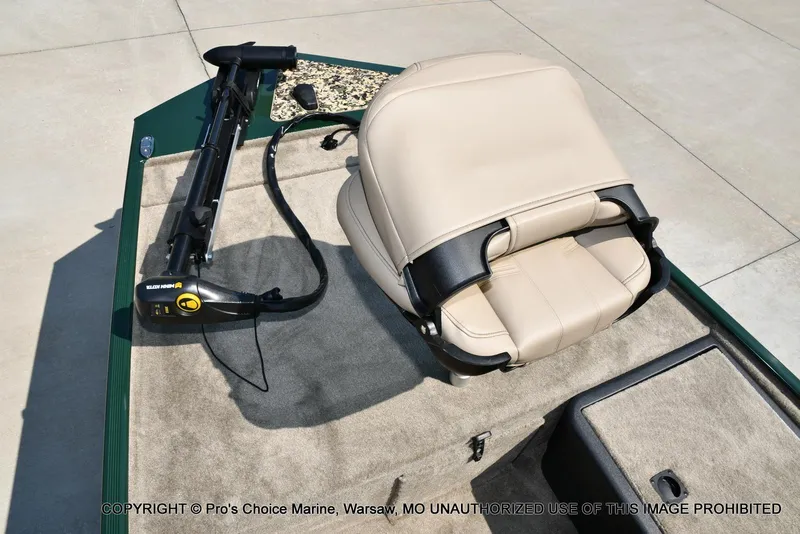 Slide: The Image of Tracker Bass Tracker Classic Limited 2026 - 46