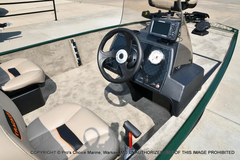 Slide: The Image of Tracker Bass Tracker Classic Limited 2026 - 5