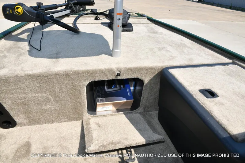 Slide: The Image of Tracker Bass Tracker Classic Limited 2026 - 50