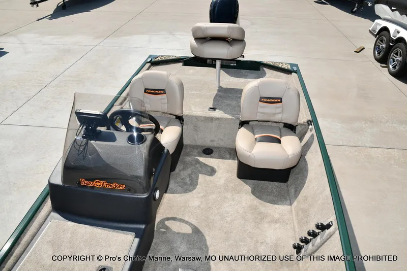 Slide: The Image of Tracker Bass Tracker Classic Limited 2026 - 53