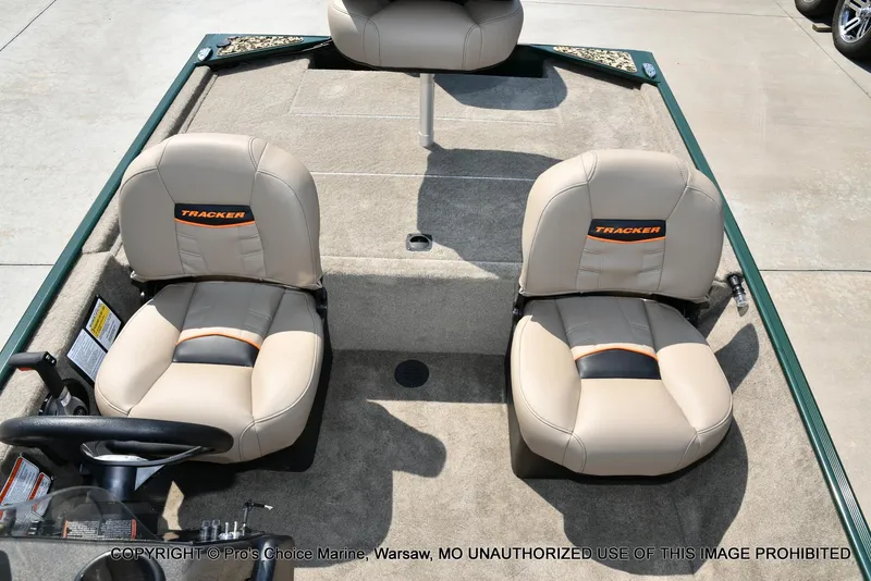 Slide: The Image of Tracker Bass Tracker Classic Limited 2026 - 54