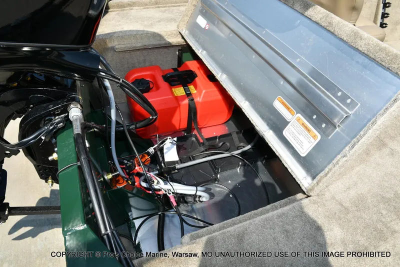 Slide: The Image of Tracker Bass Tracker Classic Limited 2026 - 64