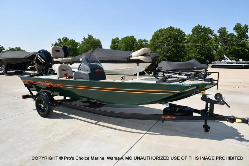 Slide: The Image of Tracker Bass Tracker Classic Limited 2026 - 65