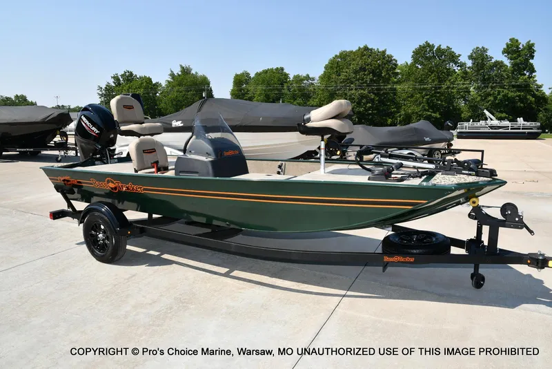 Slide: The Image of Tracker Bass Tracker Classic Limited 2026 - 69