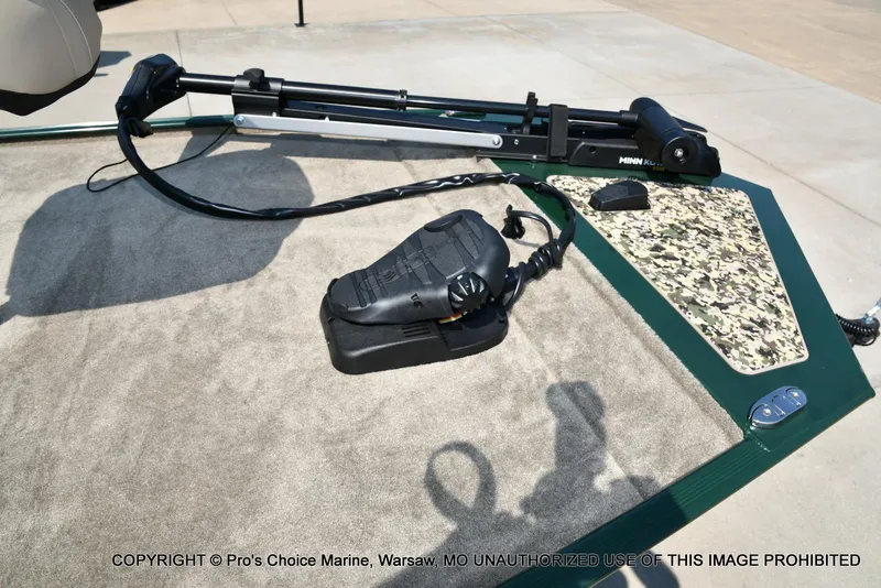 Slide: The Image of Tracker Bass Tracker Classic Limited 2026 - 7