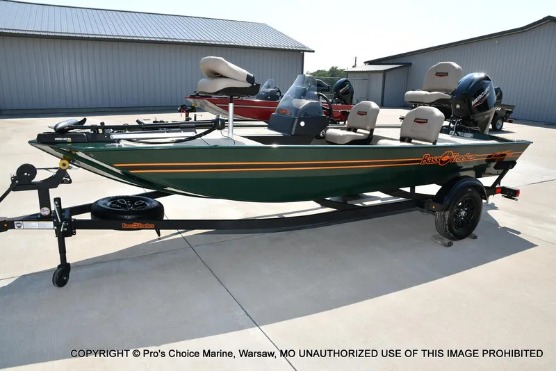 Slide: The Image of Tracker Bass Tracker Classic Limited 2026 - 70