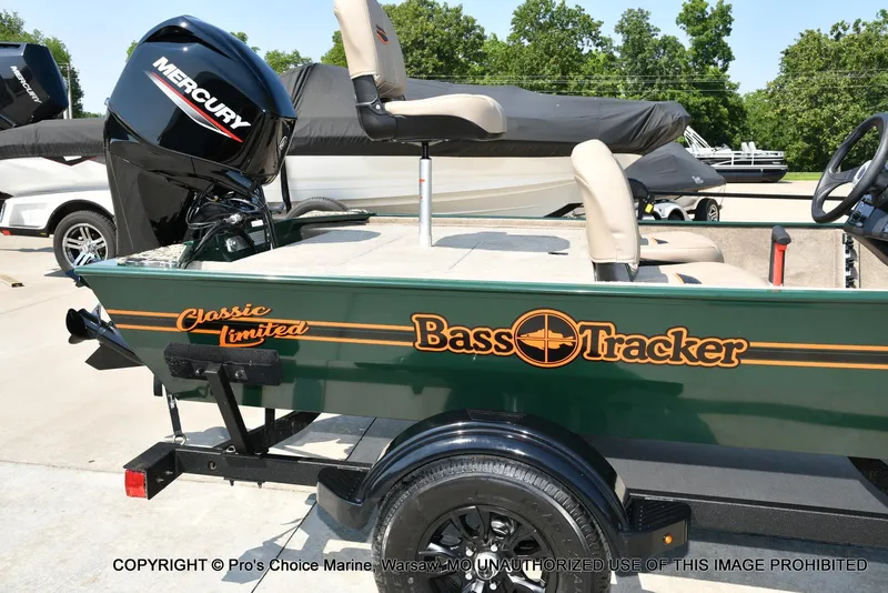 Slide: The Image of Tracker Bass Tracker Classic Limited 2026 - 72