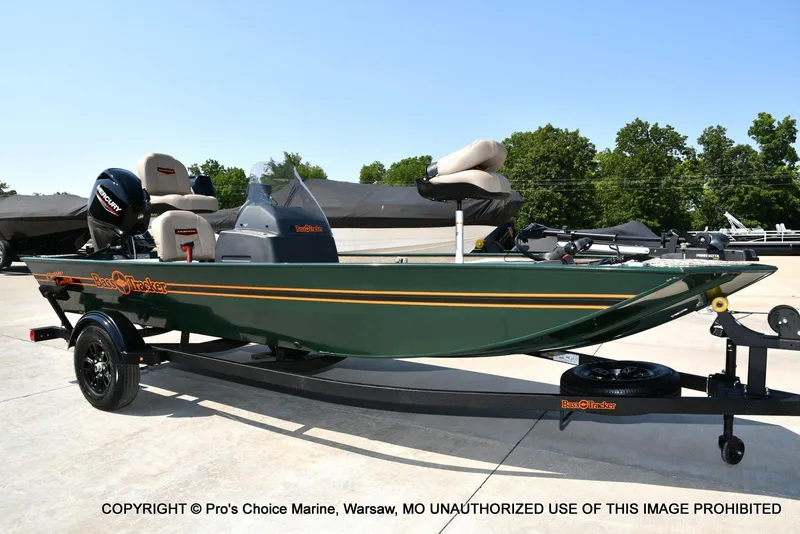 Slide: The Image of Tracker Bass Tracker Classic Limited 2026 - 74