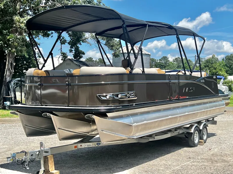 The Image of Avalon Catalina 25' Versatile Rear Lounge Triple-Toon - ARRIVES THURSDAY 6/12/2025! 2025 - 1