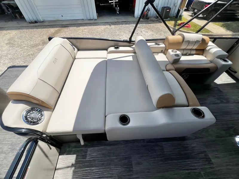Slide: The Image of Avalon Catalina 25' Versatile Rear Lounge Triple-Toon - ARRIVES THURSDAY 6/12/2025! 2025 - 21