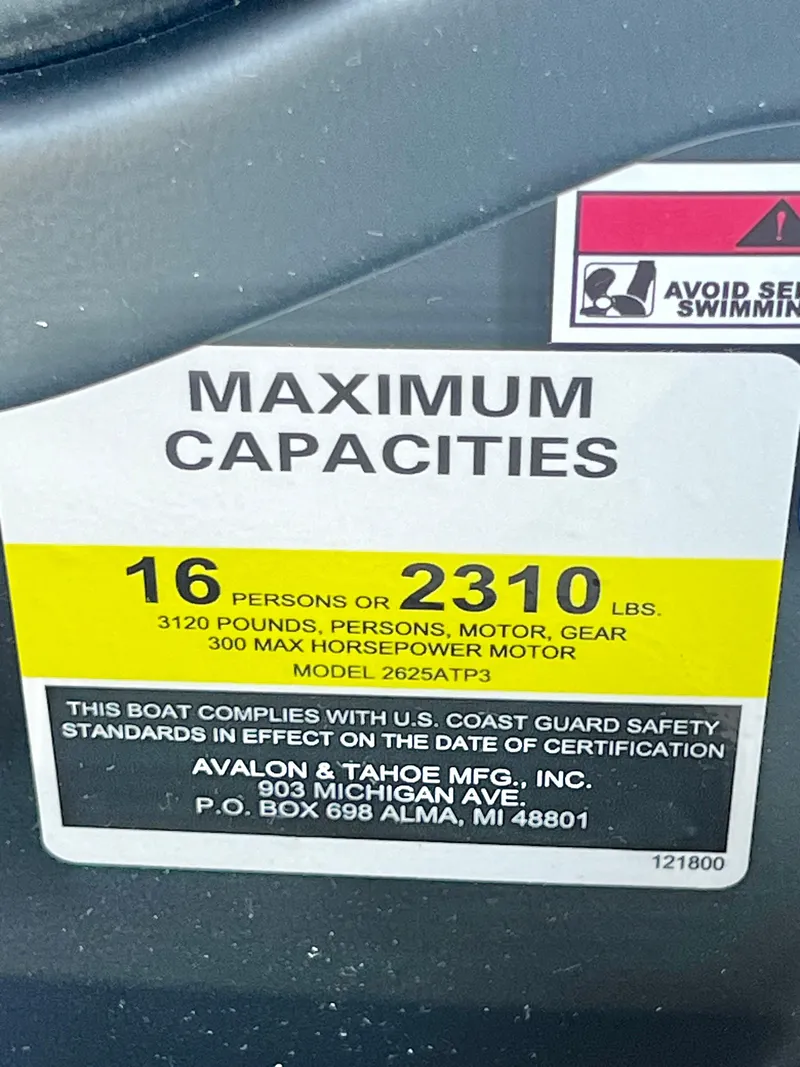 Slide: The Image of Avalon Catalina 25' Versatile Rear Lounge Triple-Toon - ARRIVES THURSDAY 6/12/2025! 2025 - 29