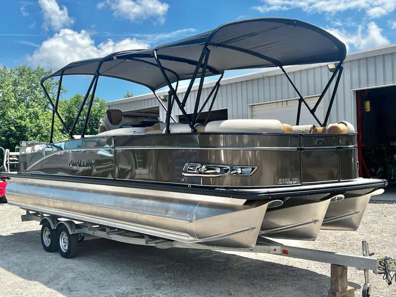 Slide: The Image of Avalon Catalina 25' Versatile Rear Lounge Triple-Toon - ARRIVES THURSDAY 6/12/2025! 2025 - 7