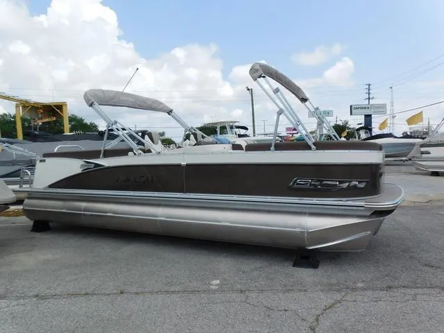 The Image of Avalon Catalina Platinum Quad Lounger 25 FT 2025 - 1