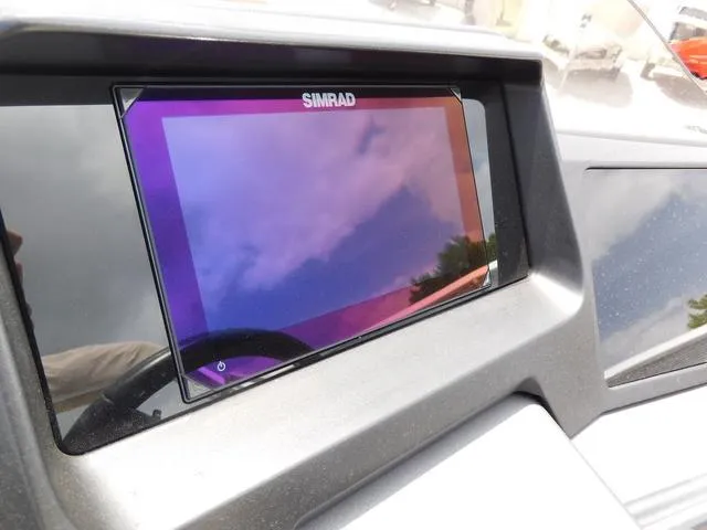 Slide: The Image of Avalon Catalina Platinum Quad Lounger 25 FT 2025 - 14