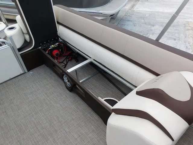 Slide: The Image of Avalon Catalina Platinum Quad Lounger 25 FT 2025 - 23