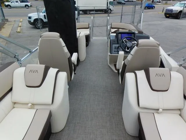 Slide: The Image of Avalon Catalina Platinum Quad Lounger 25 FT 2025 - 25