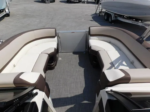 Slide: The Image of Avalon Catalina Platinum Quad Lounger 25 FT Windshield 2025 - 7