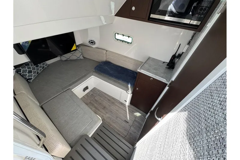 Slide: The Image of Everglades 395 Center Console 2022 - 20