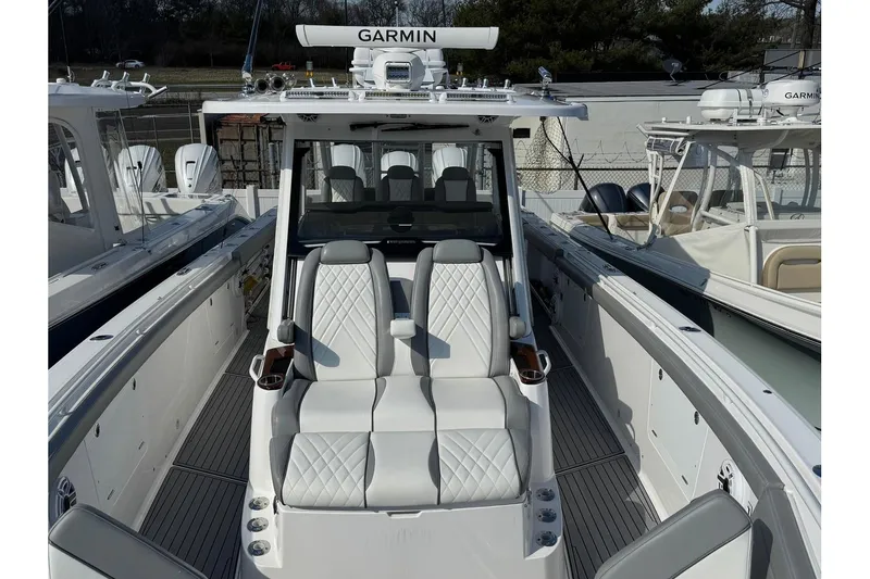 Slide: The Image of Everglades 395 Center Console 2022 - 6