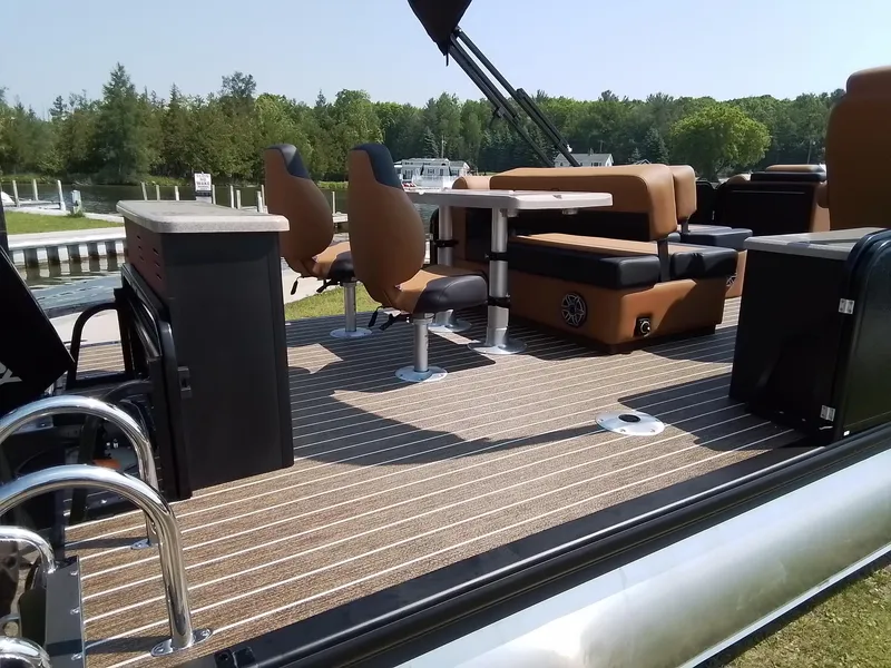 Slide: The Image of Premier 250 Solaris RS 2025 - 10