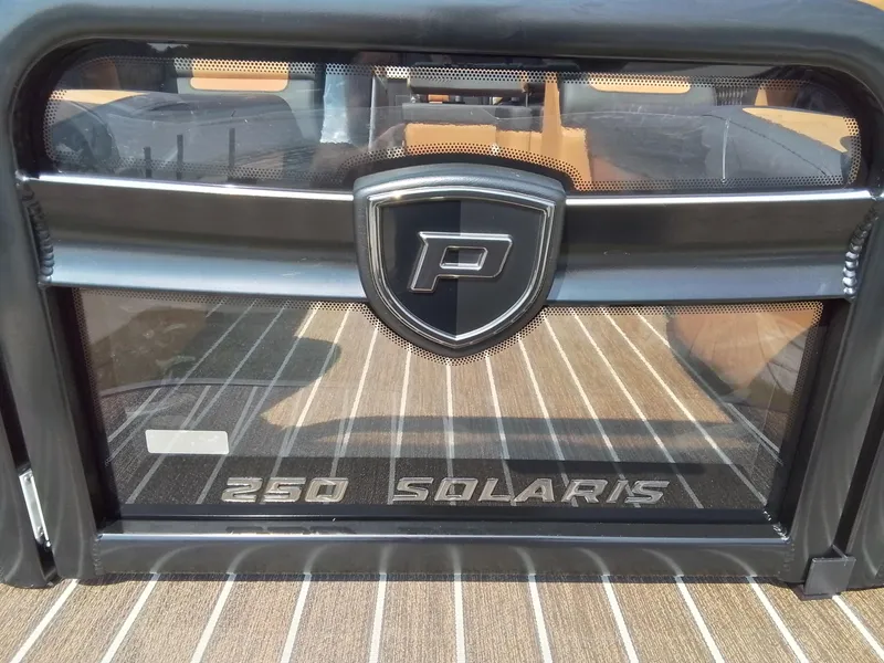 Slide: The Image of Premier 250 Solaris RS 2025 - 19