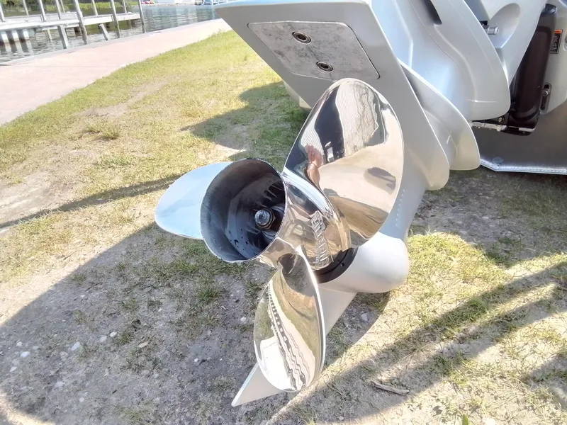 Slide: The Image of Premier 250 Solaris RS 2025 - 20