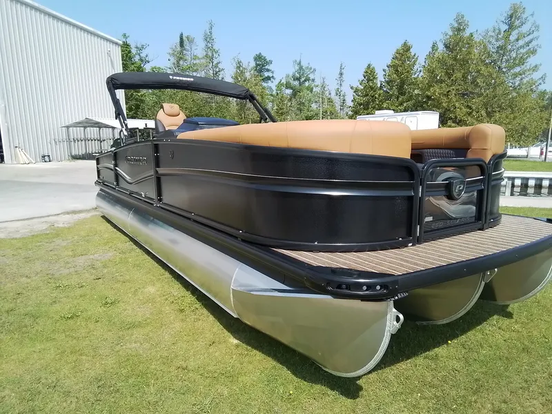 Slide: The Image of Premier 250 Solaris RS 2025 - 3