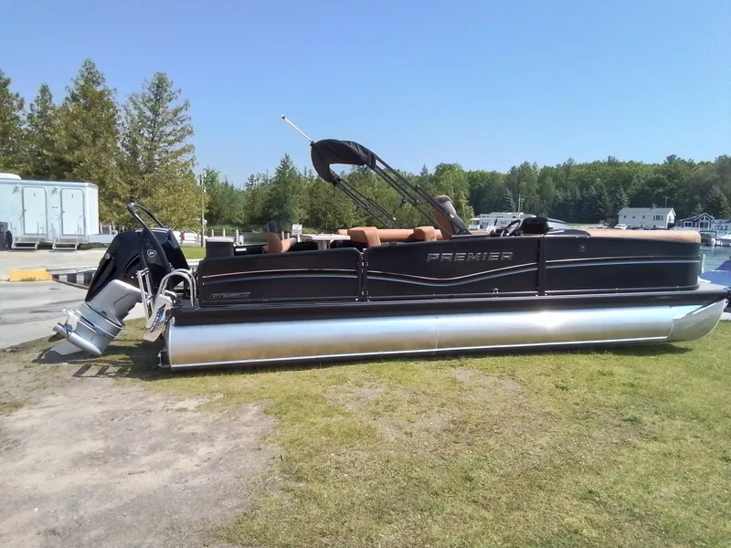 Slide: The Image of Premier 250 Solaris RS 2025 - 4