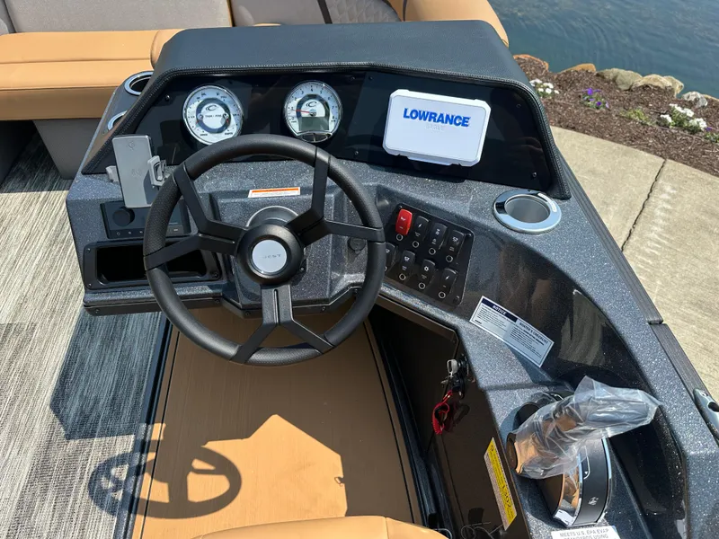 Slide: The Image of Crest Classic 200 SLC 2025 - 11