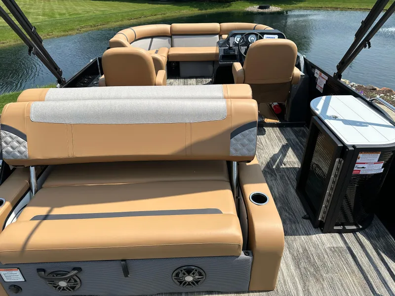 Slide: The Image of Crest Classic 200 SLC 2025 - 6