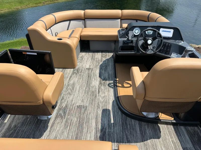 Slide: The Image of Crest Classic 200 SLC 2025 - 9