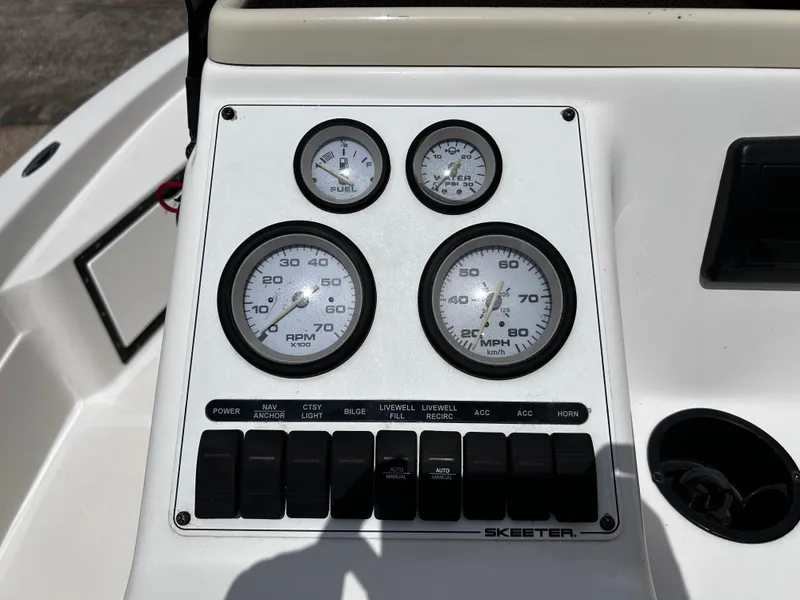 Slide: The Image of Skeeter 20 Zx 2007 - 22