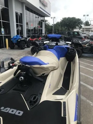 Slide: The Image of Sea-Doo Wake 2025 - 10