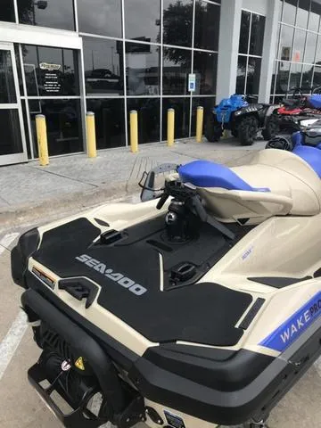 Slide: The Image of Sea-Doo Wake 2025 - 11