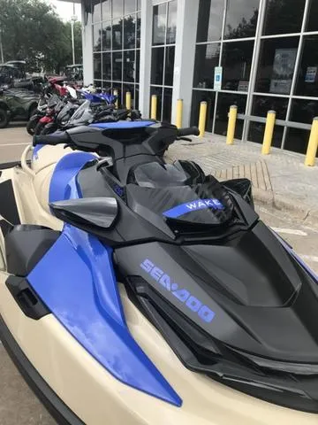 Slide: The Image of Sea-Doo Wake 2025 - 14