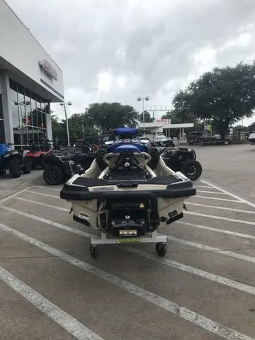 Slide: The Image of Sea-Doo Wake 2025 - 8