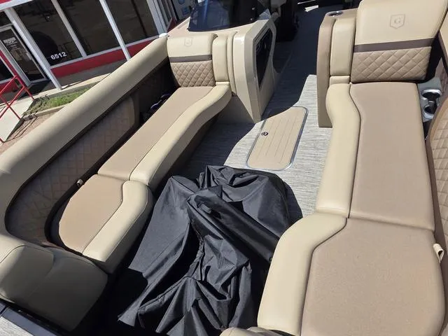 Slide: The Image of Aqua AP255ULC 2026 - 18