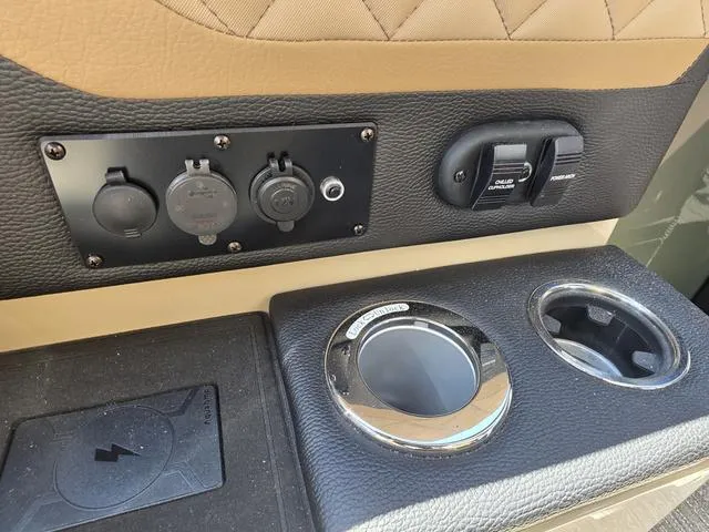 Slide: The Image of Aqua AP255ULC 2026 - 32