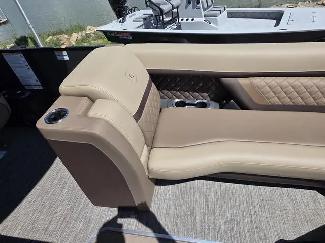 Slide: The Image of Godfrey AP255ULC 2026 - 20