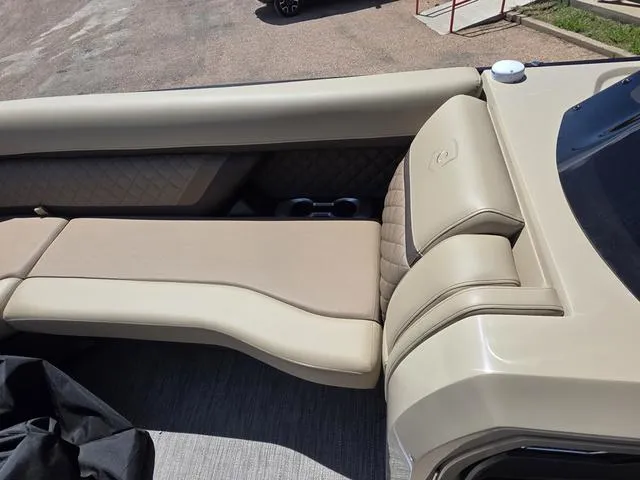 Slide: The Image of Godfrey AP255ULC 2026 - 21