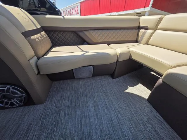 Slide: The Image of Godfrey AP255ULC 2026 - 40