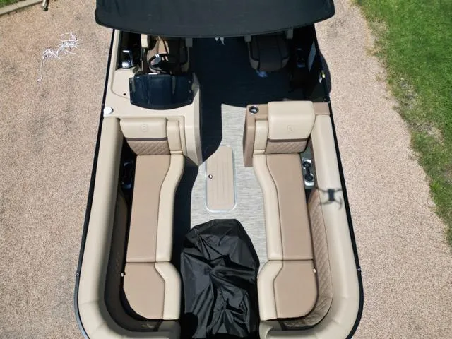 Slide: The Image of Godfrey AP255ULC 2026 - 9